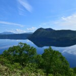 登山道より鏡の摩周湖